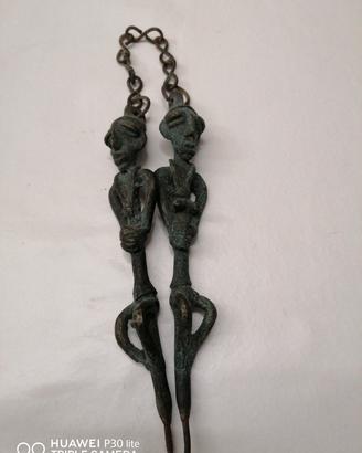  bastoni antichi adan in bronzo con catena 