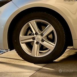 Cerchi lega 16” Toyota e Yokohama Winter x Corolla