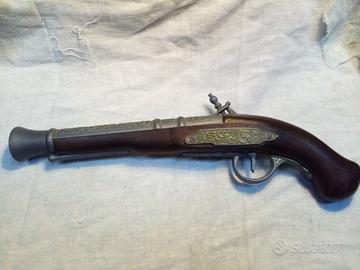 Pistola a pietra focaia