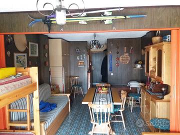 Monolocale vista lago