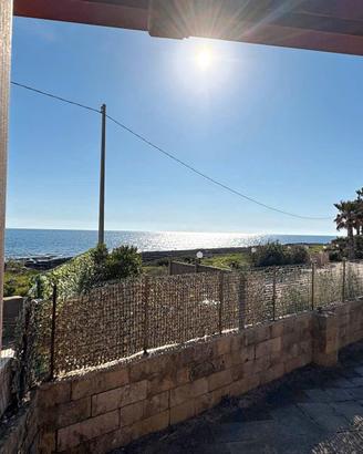 Ampia casa vacanze FRONTE MARE