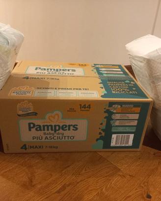 96 Pannolini Pampers Baby Dry taglia 4