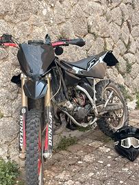 Husqvarna WRE 125 2 tempi (anno 2008).