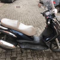 Scooter Beverly tourer 300 ie