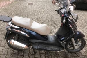 Scooter Beverly tourer 300 ie