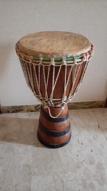Tamburo tribale africano