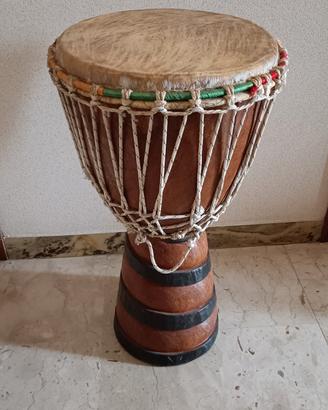 Tamburo tribale africano