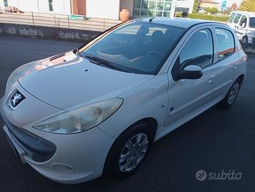 Peugeot 206+ GPL anno 2012