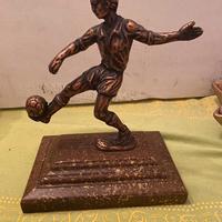 Soprammobile statua calciatore