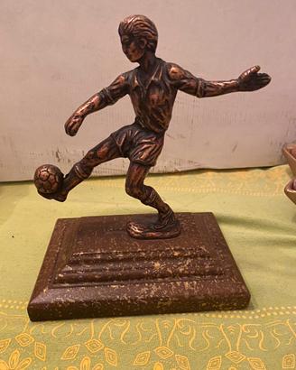 Soprammobile statua calciatore