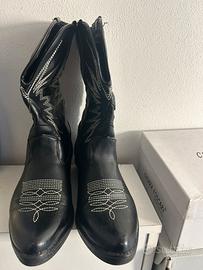 Stivali texani indossati una volta