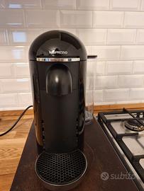 Macchina da caffè Nespresso Vertuo Plus GCB2