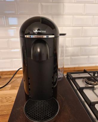 Macchina da caffè Nespresso Vertuo Plus GCB2