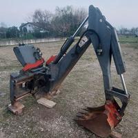 Braccio escavatore per minipala