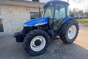 Trattore New Holland TD5050