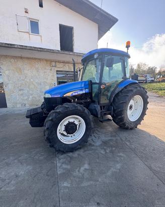 Trattore New Holland TD5050