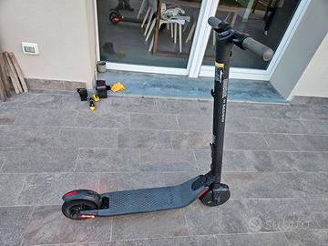 Monopattino elettrico NINEBOT ES2