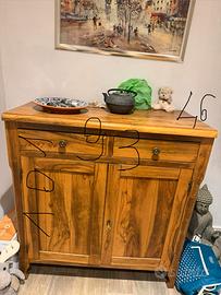 Mobili artigianali in legno di ulivo massiccio