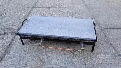 Pietra lavica con telaio e bruciatori