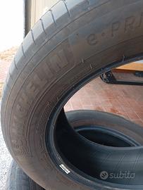 Gomme auto