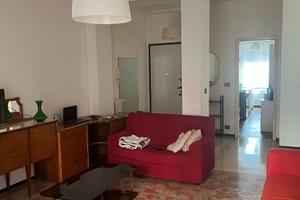 Lorenteggio stanza singola libera subito 400euro t
