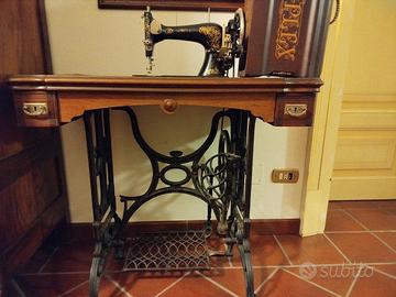 macchina da cucire d'epoca simplex