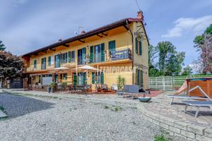 DIVIGNANO - CASCINALE RISTRUTTURATO CON TERRENO