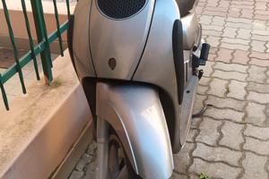 Aprilia Scarabeo 100 4t ,colore grigio 