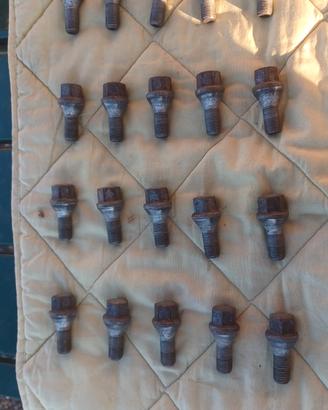 bulloni  M12 x 1,25 per cerchi auto