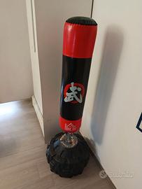 sacco da boxe più guantoni praticamente nuovo