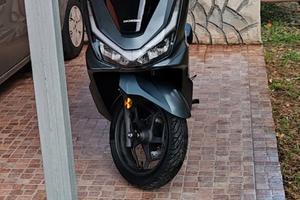 moto 125 PCX Honda nuovo