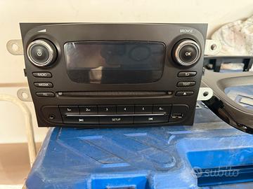 Autoradio originale opel vivaro con cornice