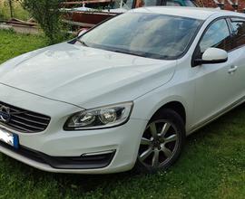 VOLVO V60 appena gommata e revisionata