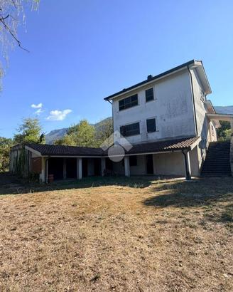 CASA INDIPENDENTE A SGURGOLA