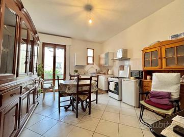 3 LOCALI A CASTELFIORENTINO