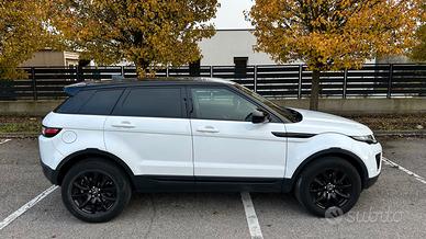 RANGE ROVER EVOQUE 2.0 TD4 150 CV – Black & White