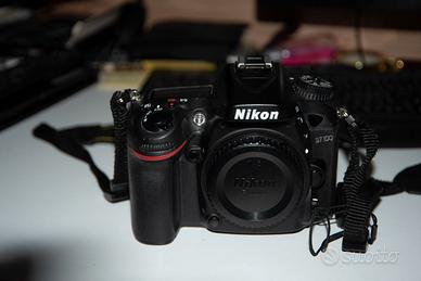 Nikon D7100 + accessori – pari al nuovo