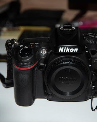 Nikon D7100 + accessori – pari al nuovo