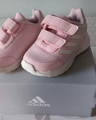 Scarpe Adidas numero 19