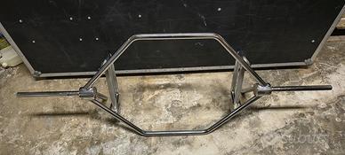 Hex bar / Trap bar per sollevamento pesi.