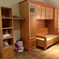 LETTO CON ARMADIO A PONTE E MENSOLE LATERALI