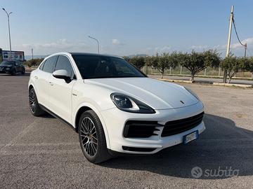 Porsche Cayenne Hybrid 3.0  461cv 2020