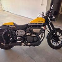 YAMAHA XV 950 Racer 60th - Borsa Casco Terminale