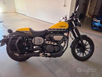 YAMAHA XV 950 Racer 60th - Borsa Casco Terminale