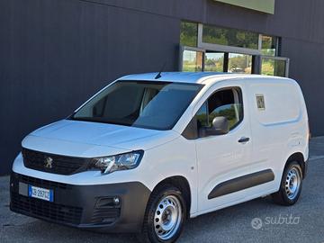 PEUGEOT Partner BHDi 130 PC Premium Riv. Inox