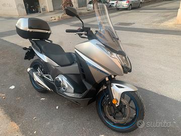 Honda Integra 750