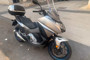 Honda Integra 750