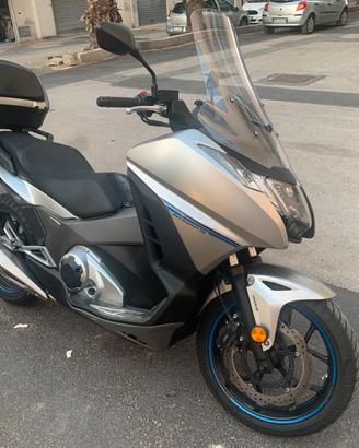 Honda Integra 750