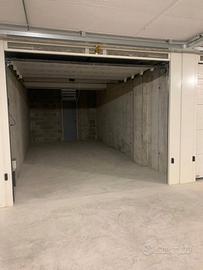 Garage, box auto ad Avesa, Verona