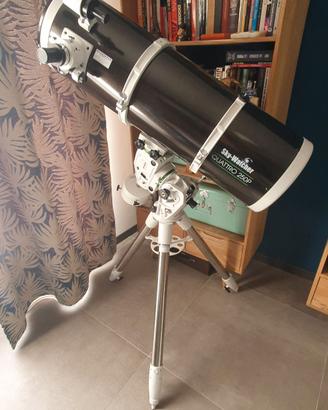 Telescopio completo di oculari e tre piedi Wifi